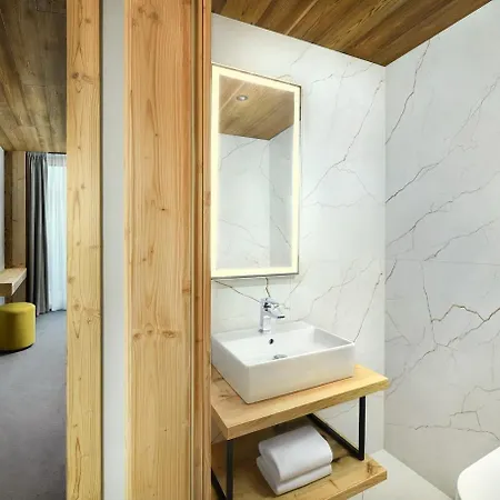 Elements Hotel 4*