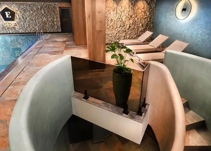 Elements Tatranska Lomnica